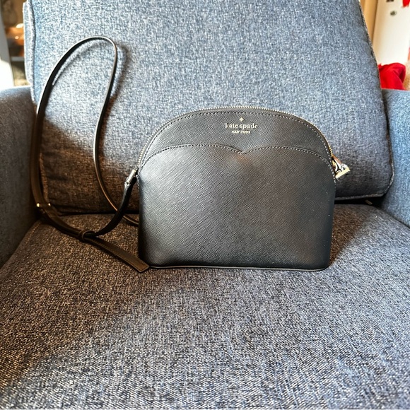 Kate Spade Crossbody Purse in Like New Condition - Picture 1 of 11